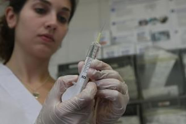 Enfermeros andaluces ven amenazados sus trabajos por no ser titulados especialistas